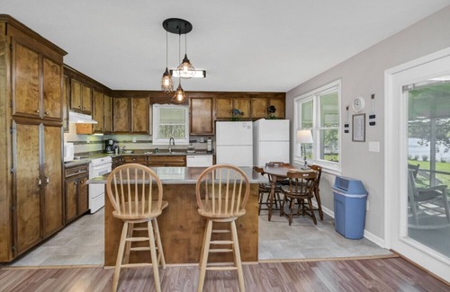 Prosperity House | Paradise Point | 2BR 2BA on Lake Murray