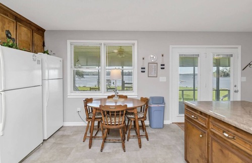 Prosperity House | Paradise Point | 2BR 2BA on Lake Murray