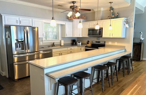 Lake Oconee House | Paradise Point on Lake Oconee with amazing views of the Lake!