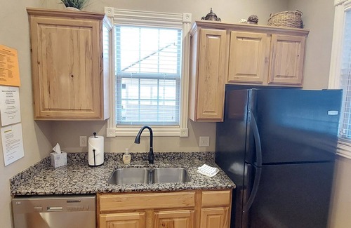 Indian Point Cabin | Paradise Point Walk-in Log Cabin by Silver Dollar City & Table Rock Lake!