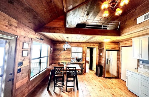 Gadsden House | < Paradise Pointe at the Lake >