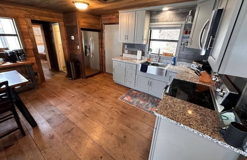 Gadsden House | < Paradise Pointe at the Lake >