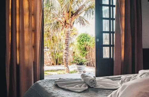 Parajuru Cabin | Paradise Suit Sal Premium