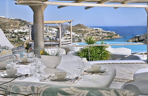 Paraga Villa | Paraga Scorpios Villa1 hot tub 7 mins walk to beach by Calypso Sunset Villas