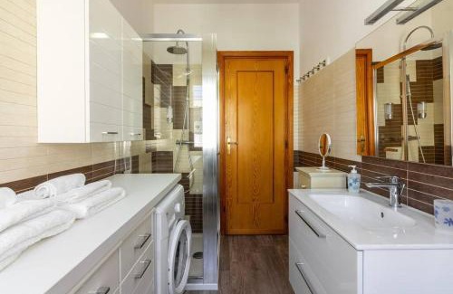 Pivarada Apartment | [Parcheggio Privato] Un minuto a piedi dal Mare!