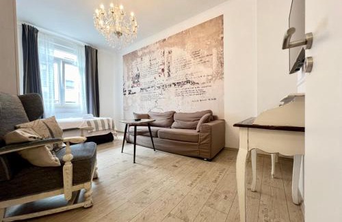 Altendorf Apartment | Paris Suite für 4 mit Küche und WIFI