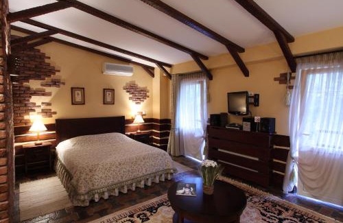 Protsiv Hotel | Park-Hotel Butenko Stable