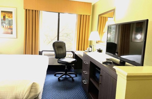 Albany Hotel | Park Inn by Radisson Albany, GA
