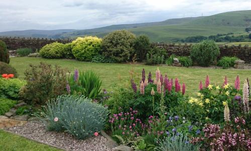 Todmorden Bed & Breakfast | Parkin House Guest House