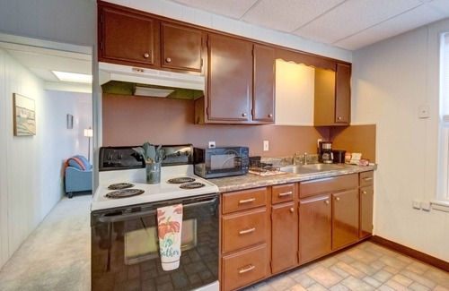 Hershey Apartment | Parkview, Apt #5nParkview Historic Apartment