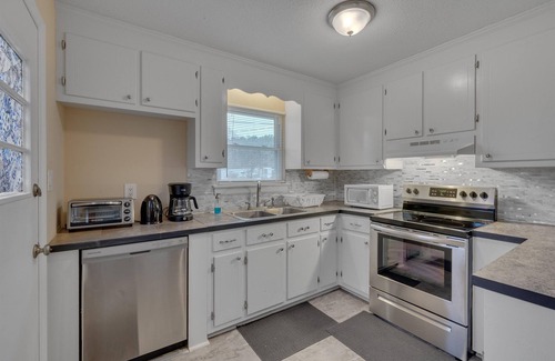 Durham House | Parthenia 3BR@American Village - Private cul-de-sac home