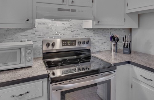 Durham House | Parthenia 3BR@American Village - Private cul-de-sac home