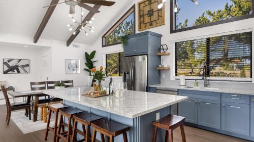 Paso Robles House | Paso Vista Bella by AvantStay Luxe Group Escape w Wine Country Views