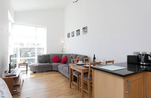 Benllech Apartment | Pass the Keys | 2 Bed Sea View Apartment with Balcony Parking