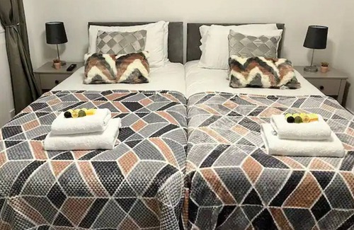 Birkenhead House | Pass the Keys | 3 bed in Prenton nr Hoylake sleeps 6 parking