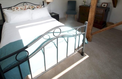 Bradninch House | Pass the Keys | Arts and Crafts style cottage in beautiful village