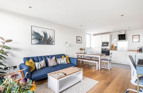 Bromley North Apartment | Pass the Keys Charming Stay with a Balcony in Bow