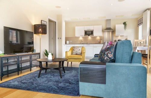 Cathedral Quarter Apartment | Pass the Keys | City Centre Incredible 2BR Corner Apt with Balcony