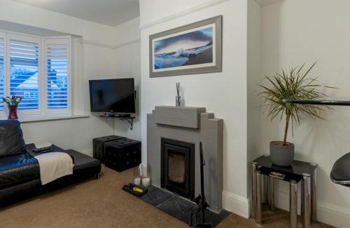 Leigh-on-Sea Apartment | Pass the Keys Cosy Flat in Leigh