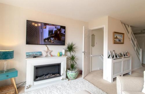 Cullercoats House | Pass the Keys Cosy Seaside Home with Free Parking