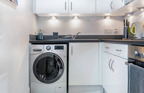 Belfast City Centre House | Pass the Keys | Exquisite 3 Floor Townhouse Perfect Location