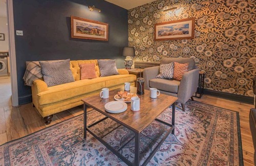 Kirkby Lonsdale House | Pass the Keys | Gorgeous Georgian 3 bed with parking and fireplace