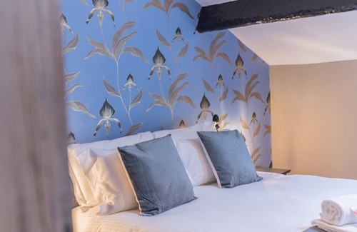 Kirkby Lonsdale House | Pass the Keys | Gorgeous Georgian 3 bed with parking and fireplace