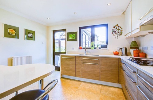 Barling House | Pass the Keys | Beautiful house in Thorpe Bay