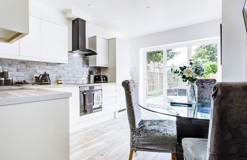 Southend-on-Sea House | Pass the Keys | Beautiful large modern house in Southend