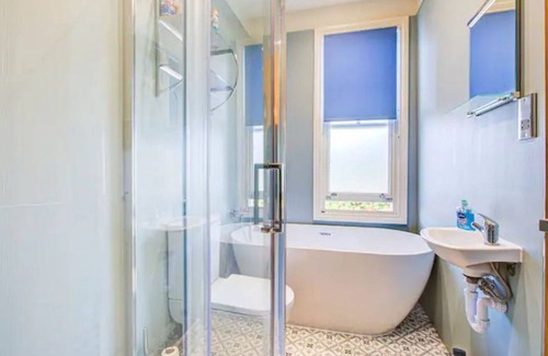 Leigh-on-Sea House | Pass the Keys | Stunning house in Leigh