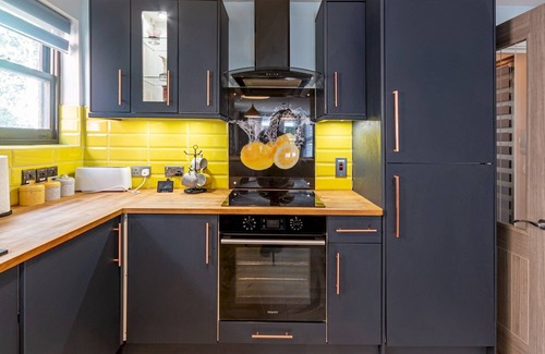 Southend-on-Sea Apartment | Pass the Keys | Cosy flat next to the seafront