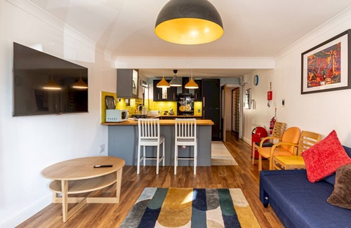 Southend-on-Sea Apartment | Pass the Keys | Cosy flat next to the seafront