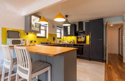 Southend-on-Sea Apartment | Pass the Keys | Cosy flat next to the seafront