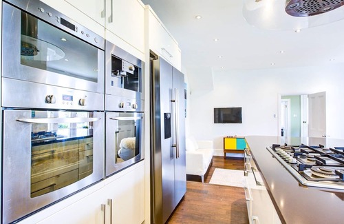 Leigh-on-Sea House | Pass the Keys | Large house | Leigh | Sea views