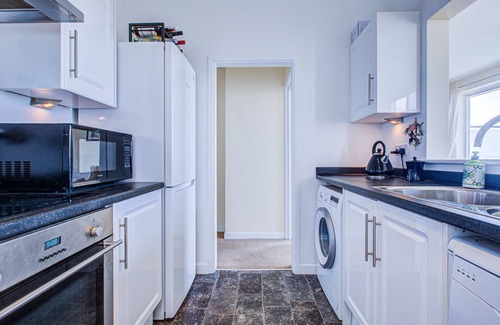 Westcliff-on-Sea Apartment | Pass the Keys | Stunning Sea Front Views