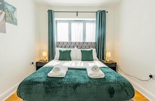 Hawkwell House | Pass the Keys Hawkwell Hideaway Large 4 bedroom Home Hockley