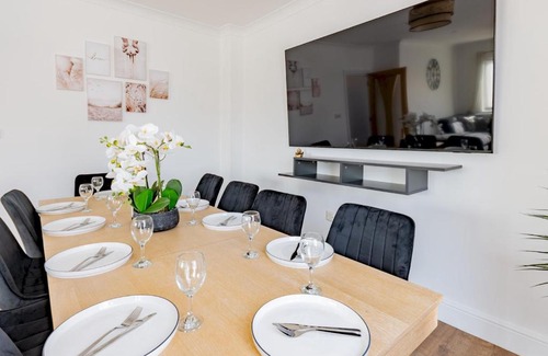 Hawkwell House | Pass the Keys Hawkwell Retreat 5 Bedroom home Hockley