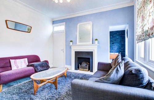 Leigh-on-Sea House | Pass the Keys Large house Leigh Sea views