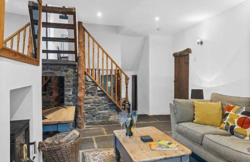 Penny Bridge House | Pass the Keys Newly Renovated Lakeland Cottage