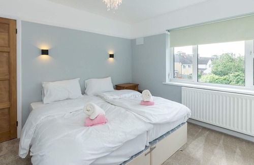 Caversham House | Pass the Keys | Recently Refurbished House in an Outstanding Area