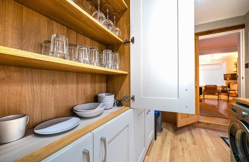 Belfast House | Pass the Keys Stunning 2BR Townhouse in Belfasts Best Location