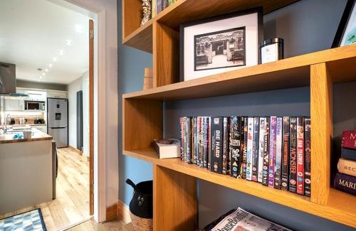 Belfast House | Pass the Keys Stunning 2BR Townhouse in Belfasts Best Location