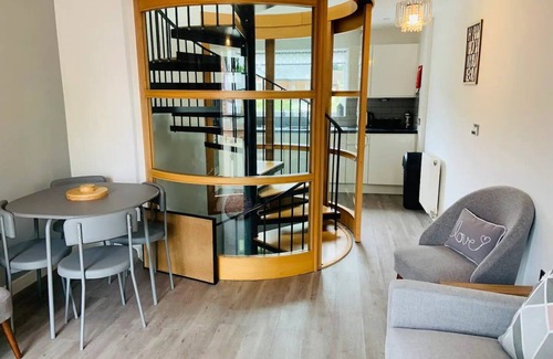 Lincoln House | Pass the Keys | Stunning townhouse, in uphill historic Lincoln