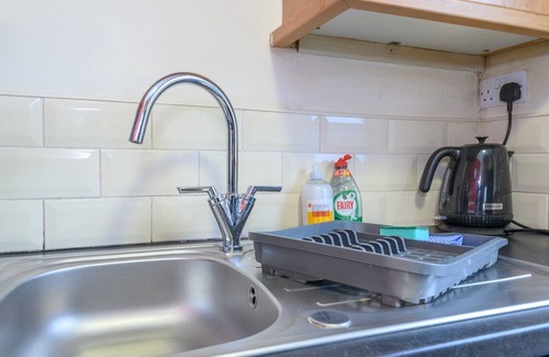 Middleton Apartment | Pass the Keys | The Roundhay Nook – 1 Bedroom Stay + Free Parking