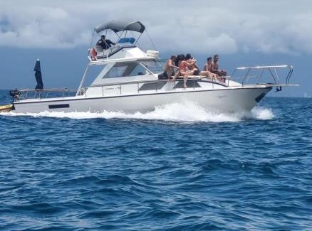 Centro Comercial Boat Rental | Passeio de Lancha em Ilhabela