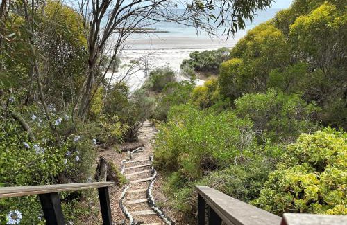 Emu Bay House | Passing Winds - Emu Bay