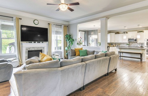 Matthews House | Patio, Deck & Grill: Charlotte Area Group Getaway!