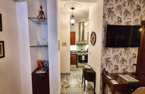 Casco Viejo Condo | Patty’s Charming Boutique Studio with King bed in UNESCO Casco Viejo