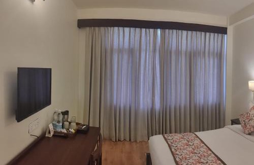 Manali Resort | Pause By the Woods