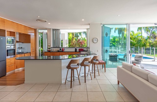 Hamilton Island Apartment | Pavillion 17 - Waterfront Spacious 4 Bedroom With Own Inground Pool And Golf Buggy